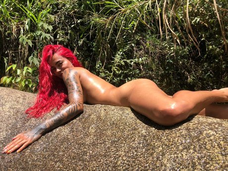 Saritaxx exclusive model pictures