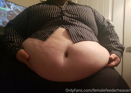 femalefeederheaven exclusive star image