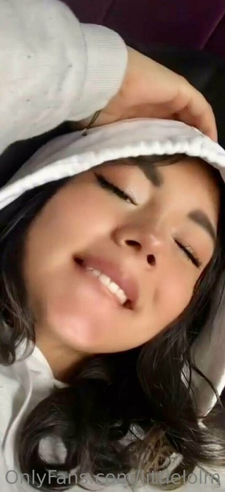 littlelolm sexy model photo