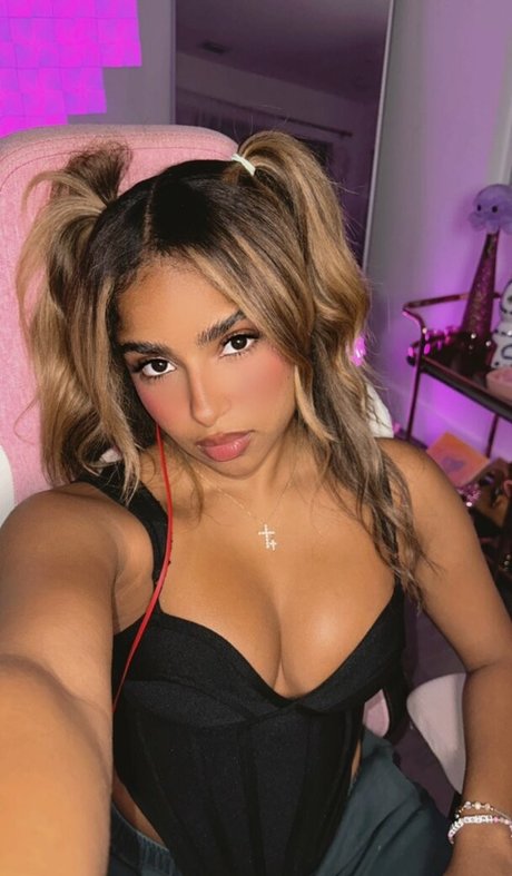 AyannaMarcelin perfect model photos