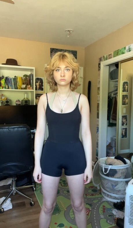 college girl onlyfans hot pictures