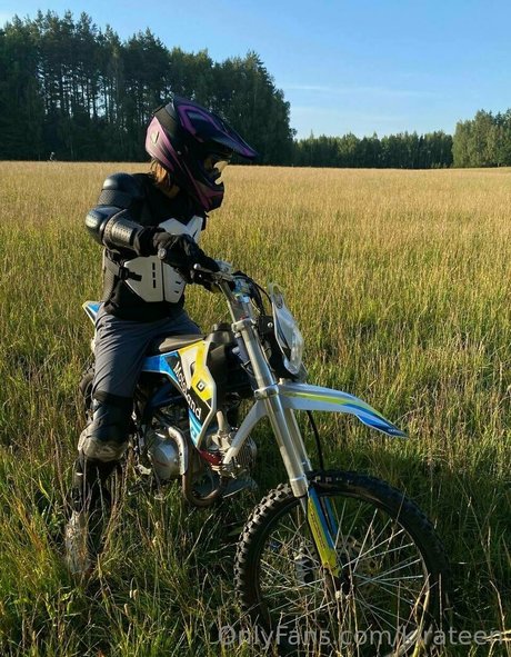 kirateen pornstar top photo