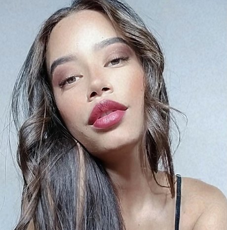 Emiily williams model image