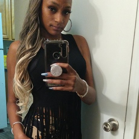 Lula May exclusive pornstar pic