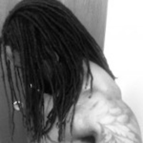 Marq Shadows model pics