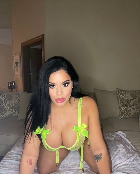 Tini_ pornographic model pic