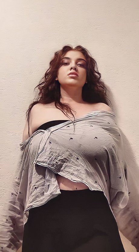 BabyLea erotic actress picture