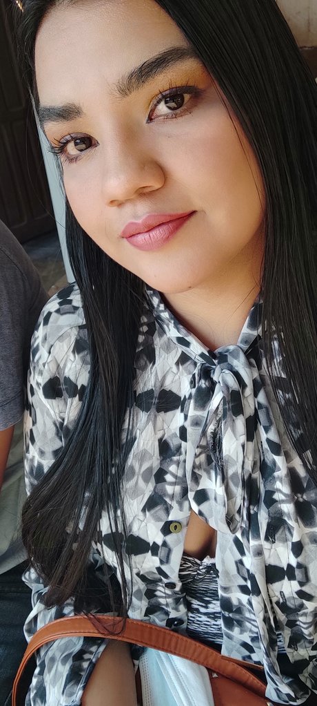 SHEYL naked star photo