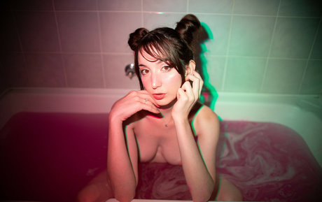 chubby kitty onlyfans art naked picture