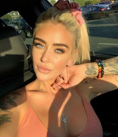 Ashley wolf beautiful model pics