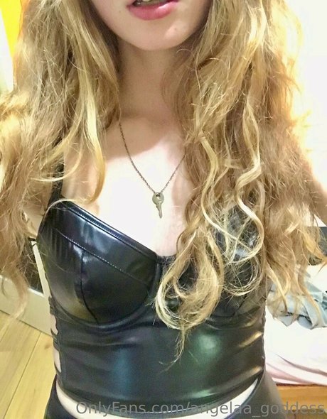 Angela Goddess star high quality photos