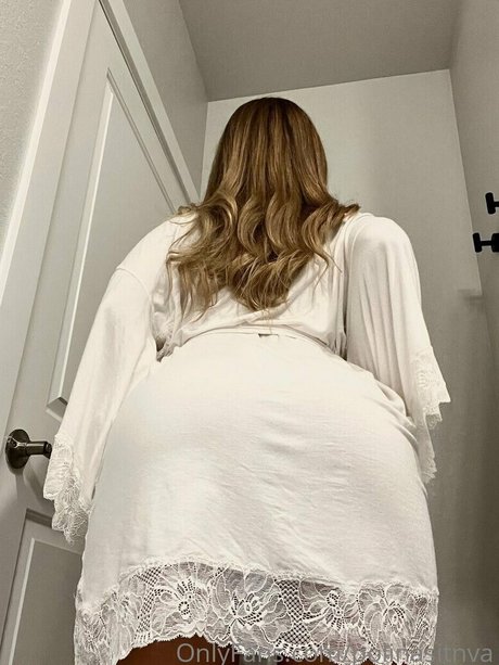 Polina Aurora pornstar naked photo