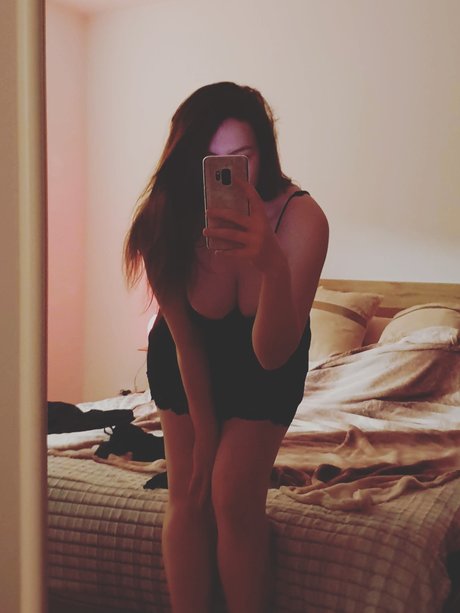 Rogue White model nudes pic