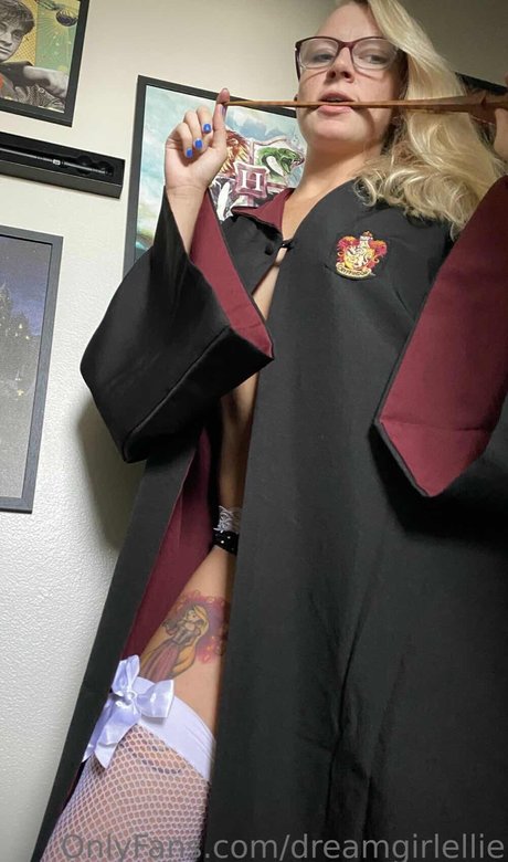 Dream Girl Ellie hot star pics