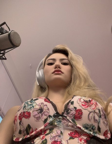 blonde cumshot onlyfans beautiful xxx picture