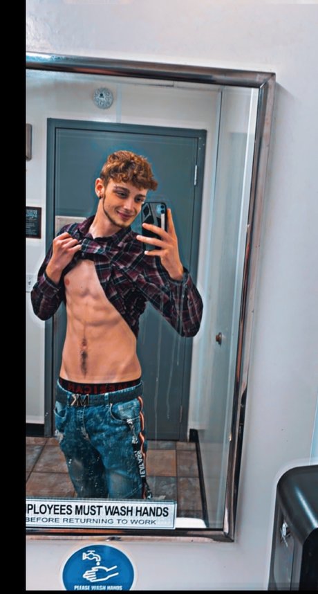 Taylor Miller star exclusive img