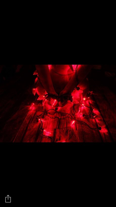 Roxymulliganxx sexy pornstar image