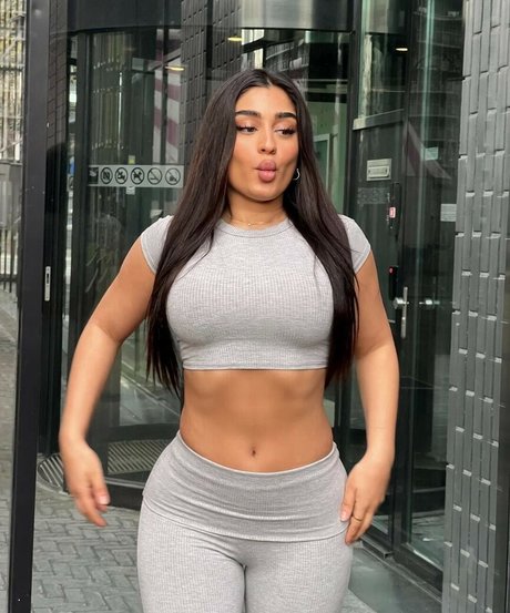 tall milf onlyfans free nude image