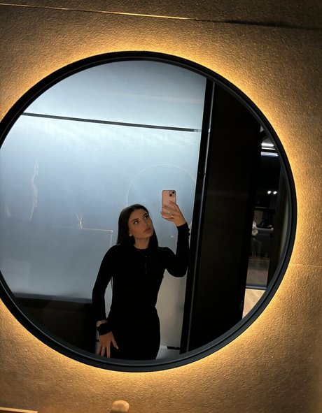 littlemolly v pretty pornstar archive