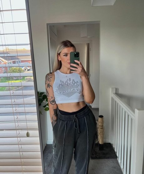 Emmalition top model picture