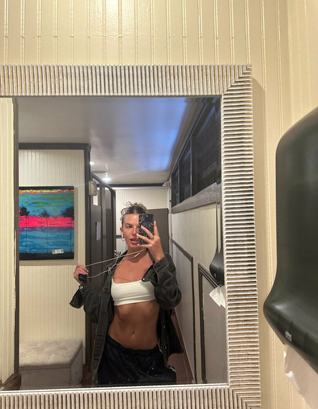 ravenlovevip hot actress pics