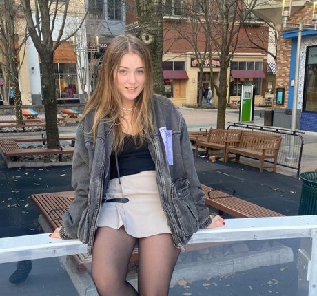 Nefffss star naked images