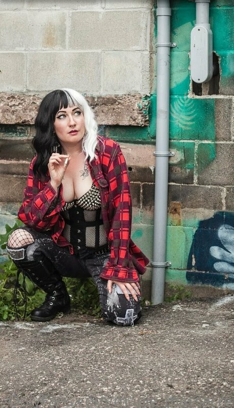 maple massacre model beautiful pics