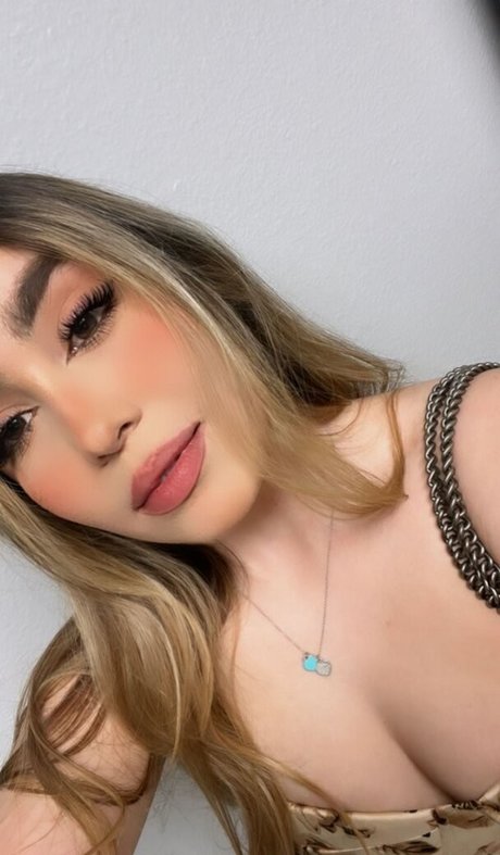 Paola Silerio beautiful star pics