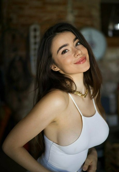 elebertolifree xxx actress image