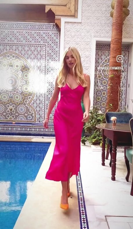 Danni Wells star nude images