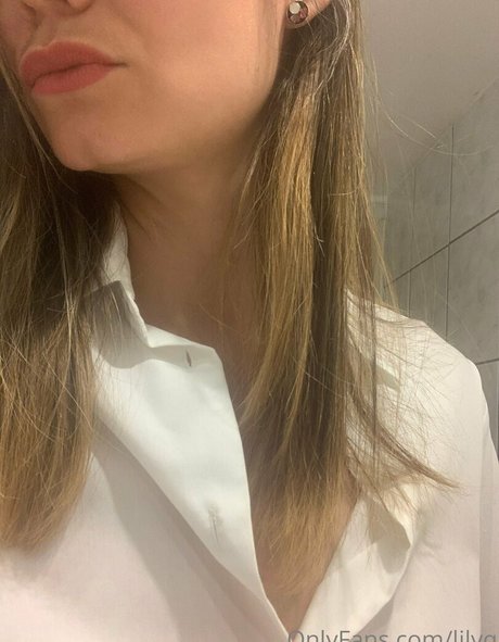 lilyq xxx actress pics