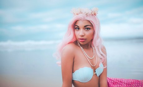 Mica Burton model nudes img