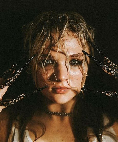 curvy blonde milf onlyfans free xxx pictures