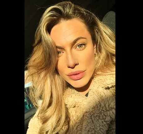 Lauren R pornstar perfect pic