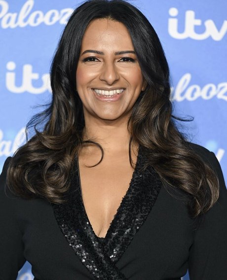 Ranvir Singh pretty star pics