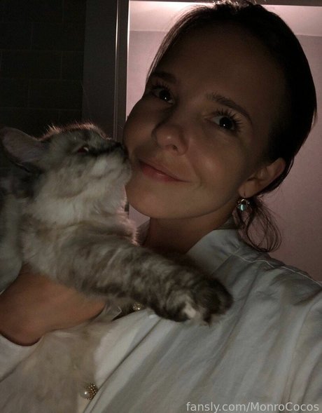 MonroCocos nudes pornstar picture