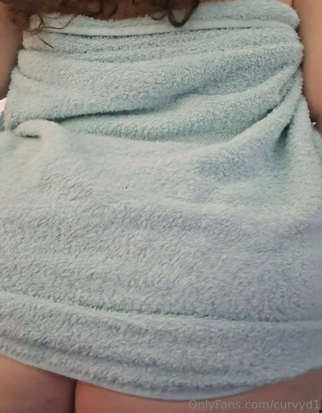 curvyd1 pretty model picture