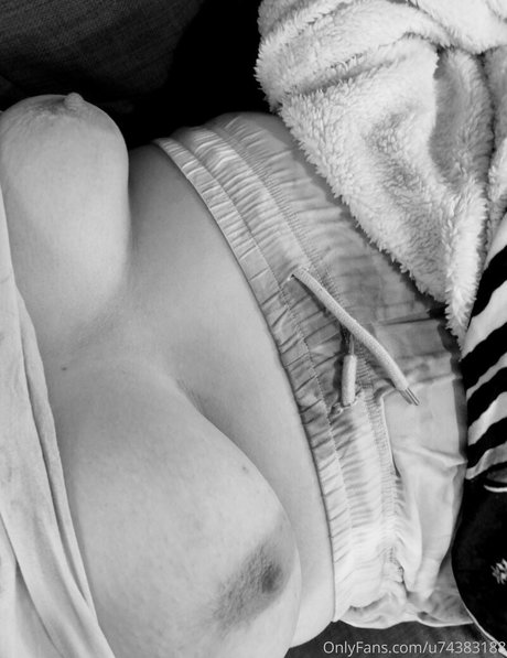 curvyd1 hot star pics