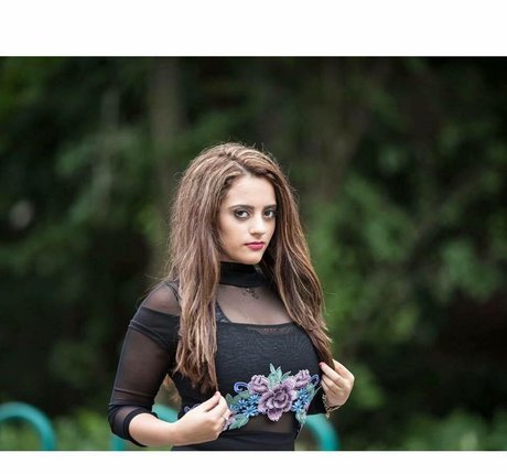 Maria Sharrad sexy actress pictures