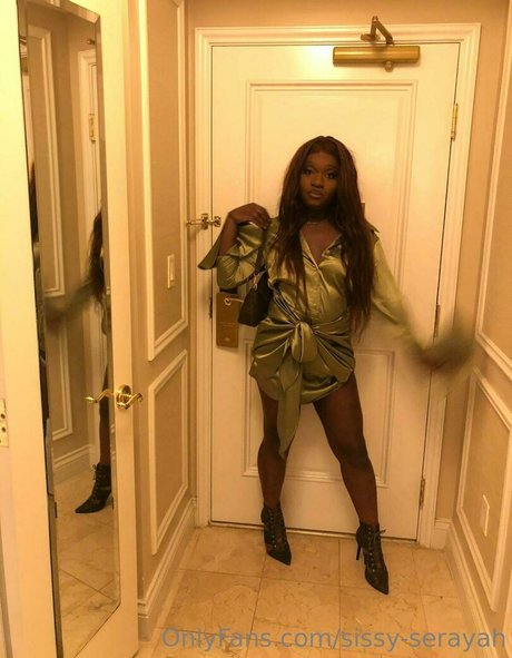 sissy serayah model nice photo