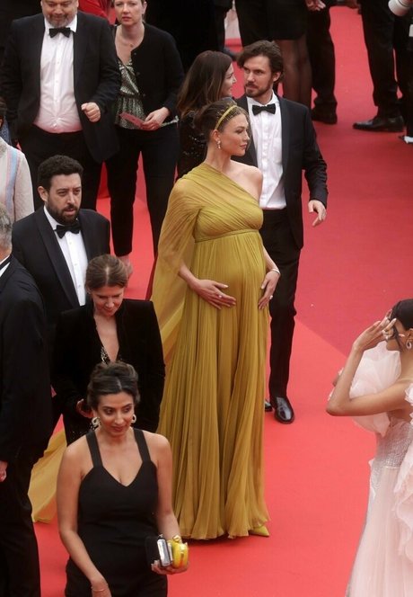 Karlie Kloss nice star images