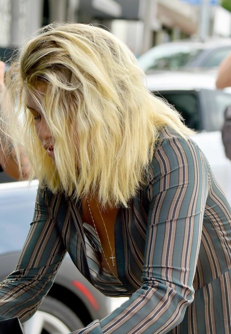 Sofia Richie pornstar hot img