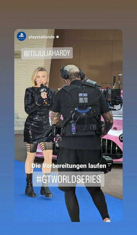 cute blonde onlyfans hd pics