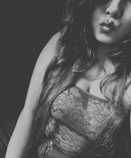 Maya Diba beautiful star picture