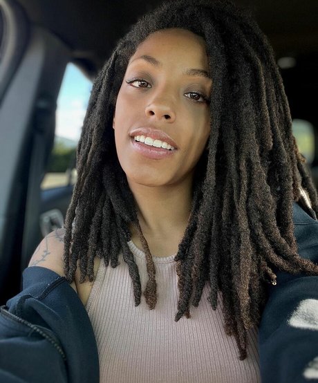 coleylox model adult pic