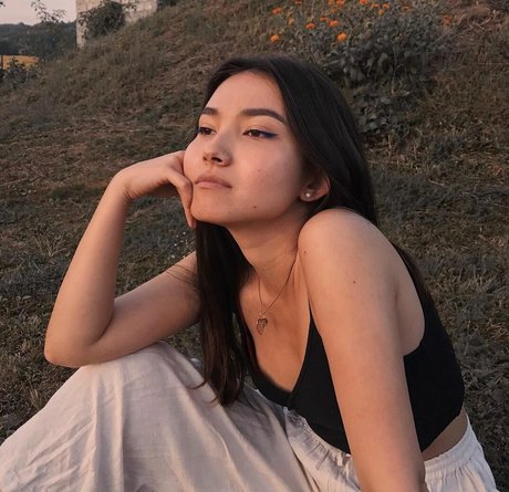 Maria Zhang star exclusive photo