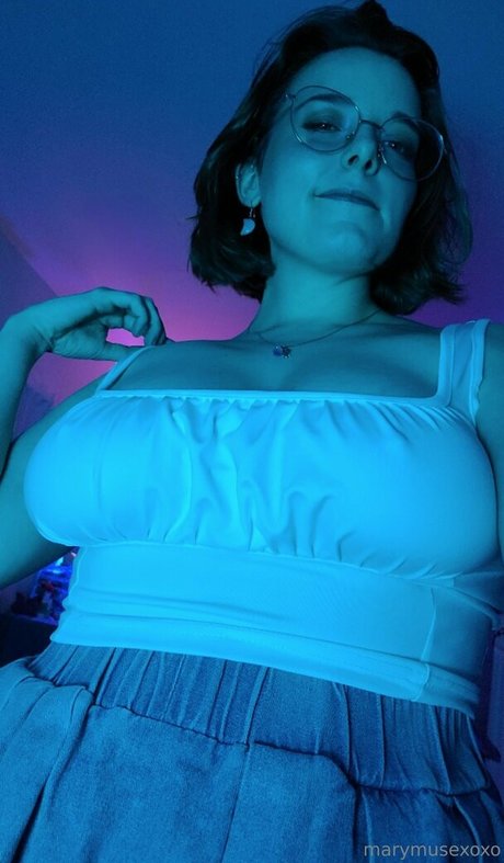 social media influencer onlyfans beautiful xxx picture