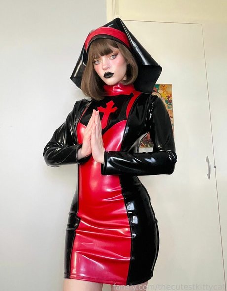 curvy blonde milf onlyfans art naked picture