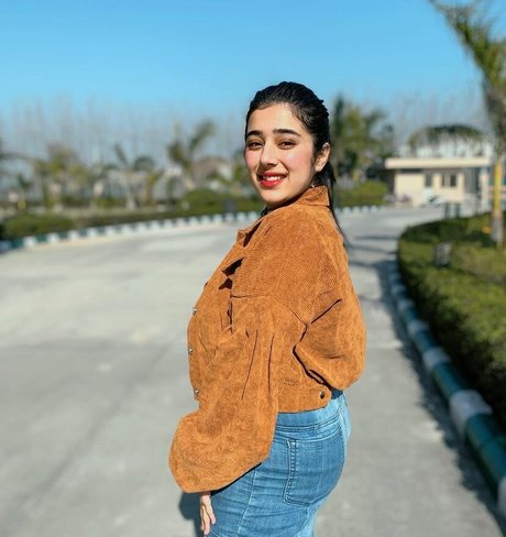 Apoorva Bhalla exclusive actress pic