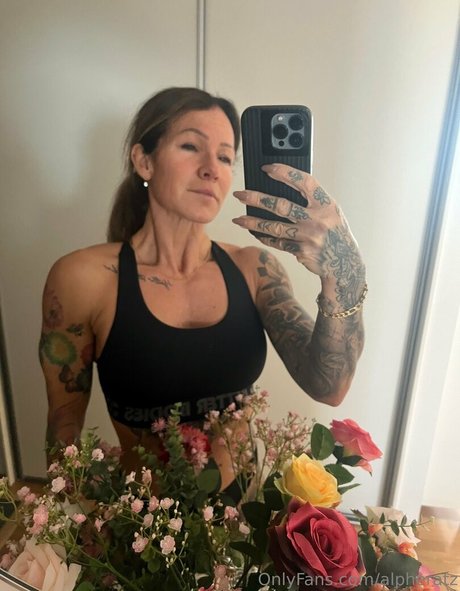 curvy blonde milf onlyfans sexy nudes galleries